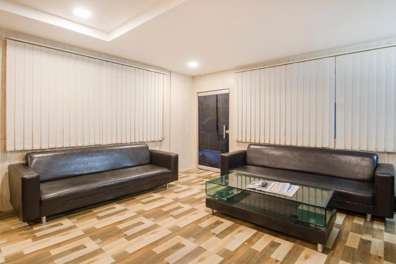 حيدر أباد Vaccinated Staff - Oyo 11400 The Down Town Suites المظهر الخارجي الصورة